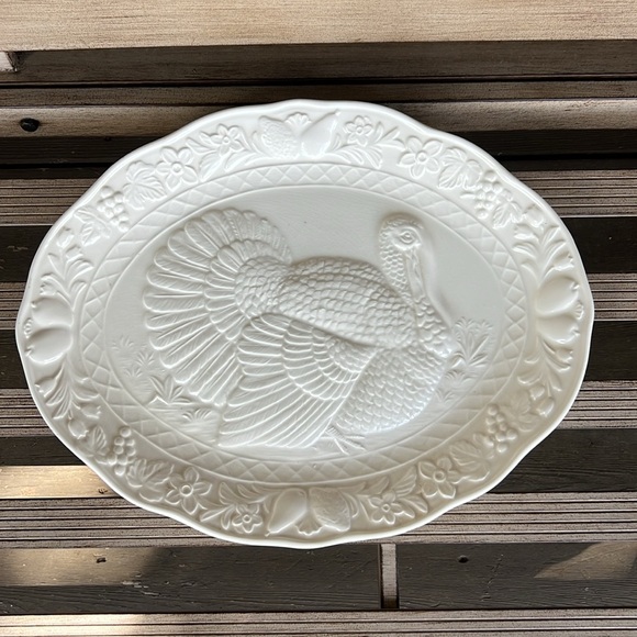 LARGE WHITE OVAL ceramic turkey PLATTER  WITH RAISED EMBOSSED FRUIT pattern - Picture 8 of 8
